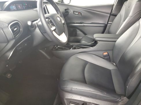 Used 2017 Toyota Prius Prime Advanced image 11