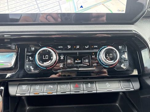 Used 2025 GMC Sierra 2500 AT4 AWD/4WD image 19