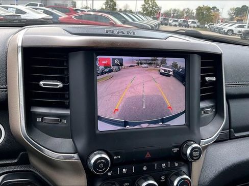 Used 2022 RAM 1500 Laramie AWD/4WD image 13