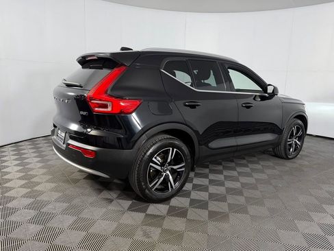 Used 2025 Volvo XC40 B5 Core image 7