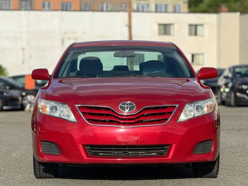 Used 2011 Toyota Camry LE w/ LE Extra-Value Pkg FWD image 3