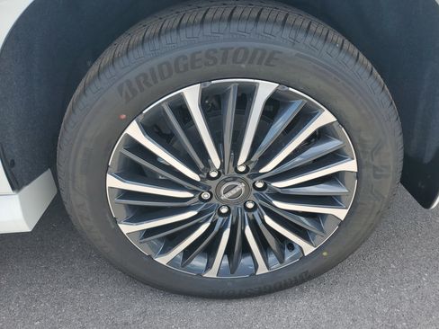 New 2025 Nissan Armada Platinum Reserve image 7