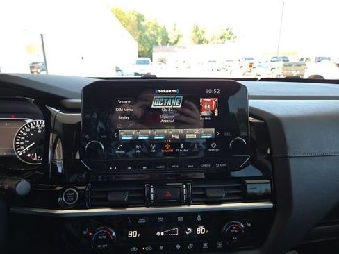 Used 2022 Nissan Pathfinder SL AWD/4WD image 65
