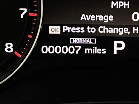 New 2026 Mitsubishi Outlander SE image 17