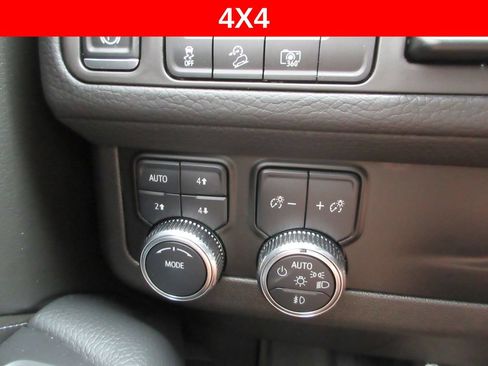 Certified 2024 GMC Yukon Denali AWD/4WD image 35