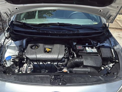 Used 2017 Kia Forte LX w/ LX Popular Package FWD image 9