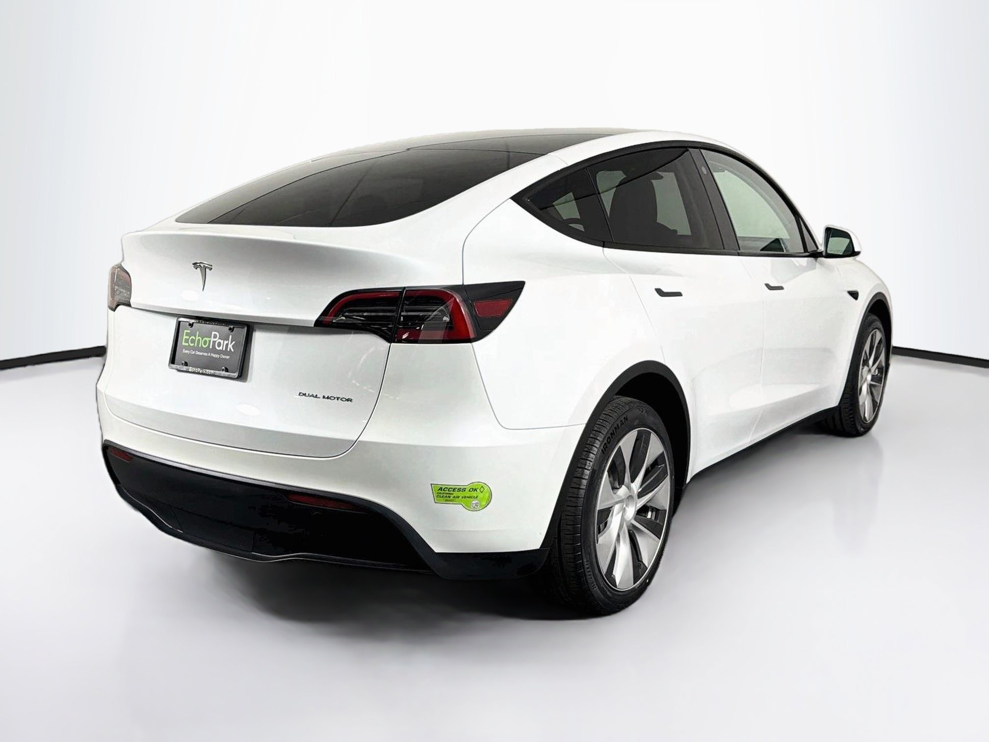 Used 2023 Tesla Model Y Long Range AWD/4WD image 9