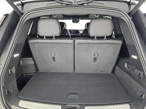 New 2026 Cadillac Vistiq Sport w/ LPO, Floor Liner Package AWD/4WD image 15