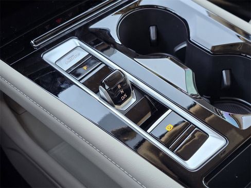 New 2026 Volkswagen Atlas SE image 15