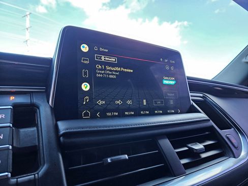 Used 2022 GMC Yukon XL SLE image 19