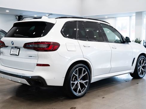 Used 2021 BMW X5 xDrive45e w/ M Sport Package image 4