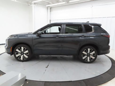 New 2026 Mitsubishi Outlander SE FWD image 6