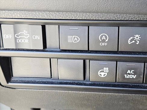 Used 2023 Toyota Tundra Platinum AWD/4WD image 10