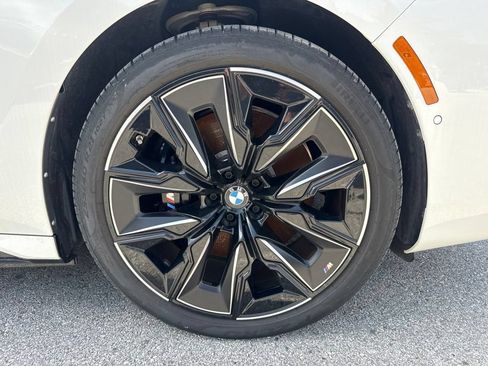 Used 2024 BMW i7 xDrive60 w/ M Sport Package RWD image 4