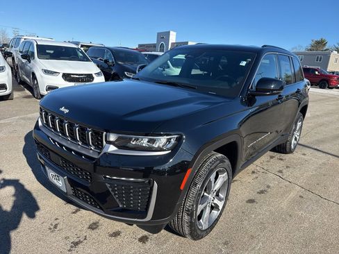New 2026 Jeep Grand Cherokee Limited image 3