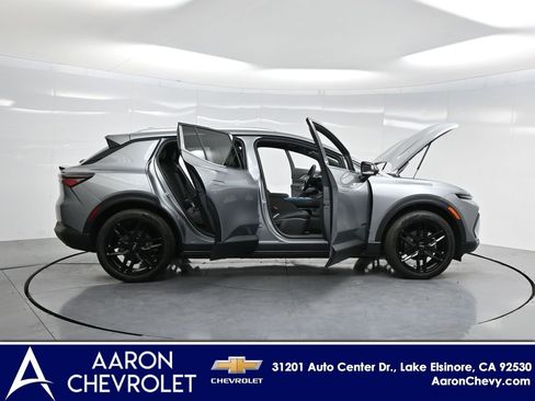 New 2026 Chevrolet Equinox EV LT image 3