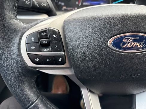 Used 2023 Ford Explorer XLT w/ Equipment Group 202A AWD/4WD image 29