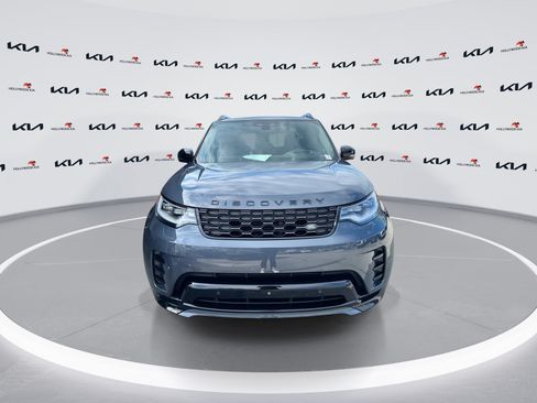 Used 2024 Land Rover Discovery Dynamic SE AWD/4WD image 3