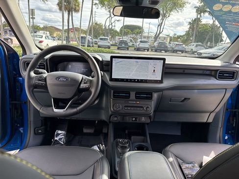 Used 2025 Ford Maverick Lobo image 37