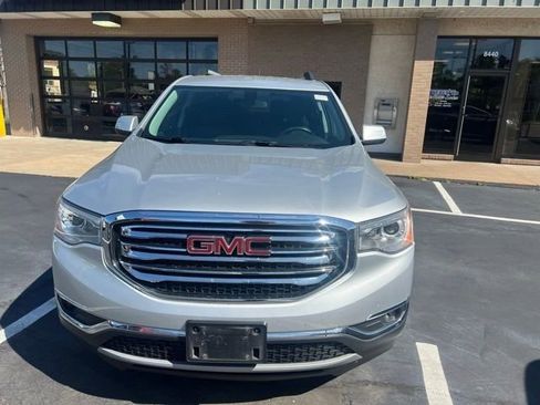 Used 2017 GMC Acadia SLE image 2