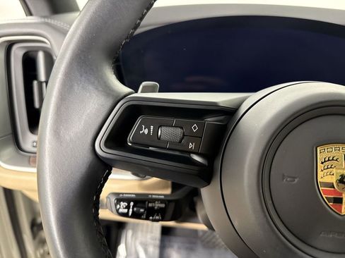 Certified 2024 Porsche Cayenne image 37