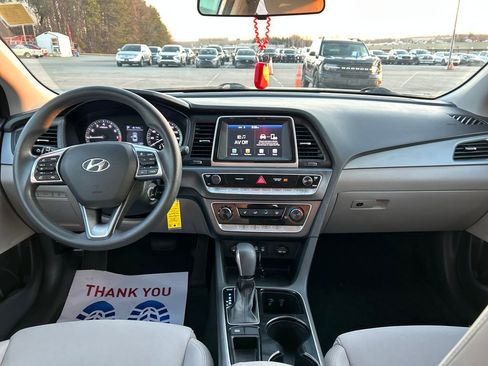 Used 2018 Hyundai Sonata SE image 14