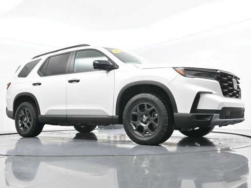 Used 2024 Honda Pilot TrailSport image 54