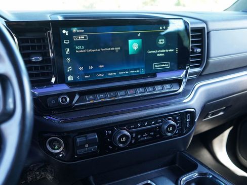 Used 2022 Chevrolet Silverado 1500 ZR2 w/ Technology Package AWD/4WD image 8