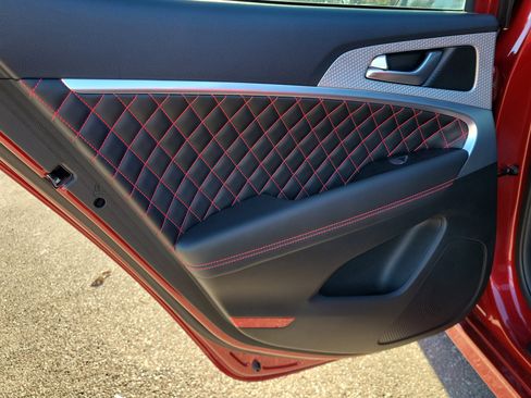 Used 2022 Genesis G70 3.3T w/ Sport Prestige Package image 9