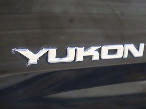 Used 2015 GMC Yukon SLT w/ HD Trailering Package image 18