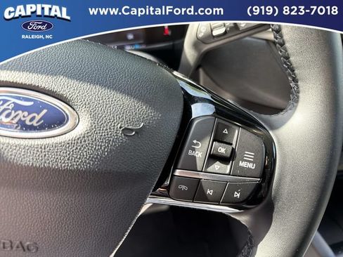 Certified 2025 Ford Escape SE FWD image 23