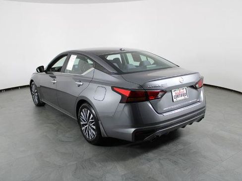 Certified 2023 Nissan Altima 2.5 SV w/ SV Premium Package FWD image 4