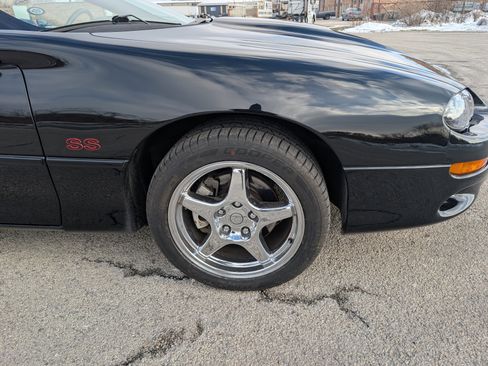 Used 2001 Chevrolet Camaro Z28 w/ SS Performance/Appearance Pkg image 43