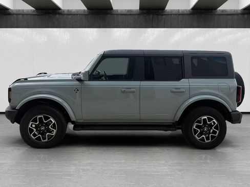 Used 2024 Ford Bronco Outer Banks AWD/4WD image 2