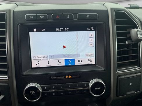 Used 2019 Ford Expedition XLT w/ Equipment Group 202A AWD/4WD image 23