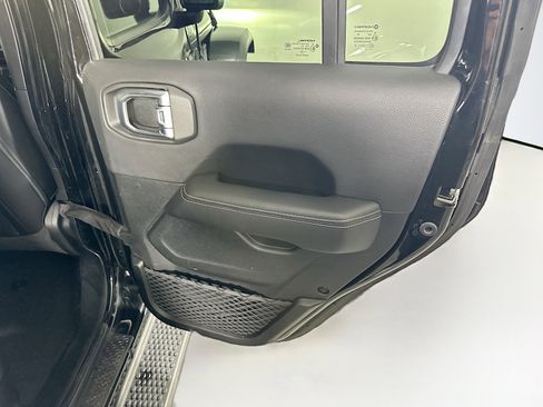 Used 2023 Jeep Wrangler Unlimited Sahara AWD/4WD image 28