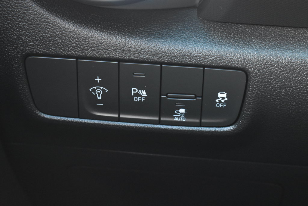 Certified 2023 Hyundai Kona Limited FWD image 23