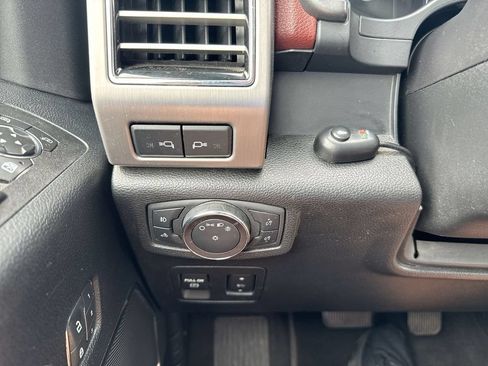 Used 2019 Ford F150 Platinum w/ Technology Package AWD/4WD image 18