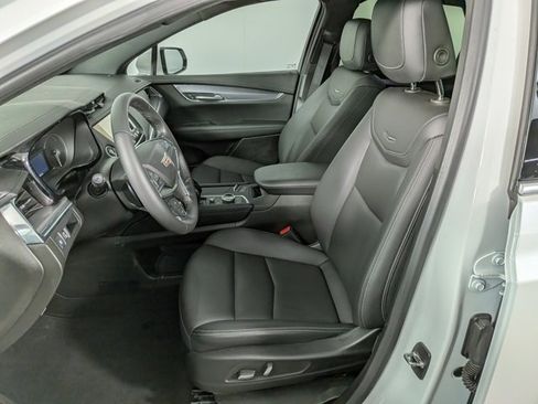 Certified 2023 Cadillac XT5 Luxury w/ LPO, Floor Liner Package image 16