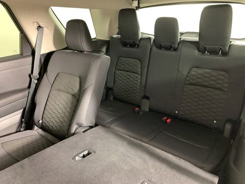 Used 2025 Nissan Pathfinder SV image 36