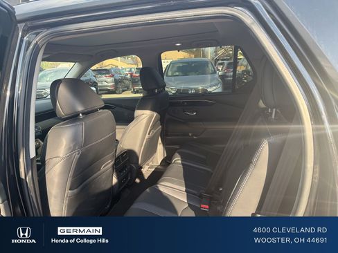 Used 2024 Honda Pilot Touring image 12