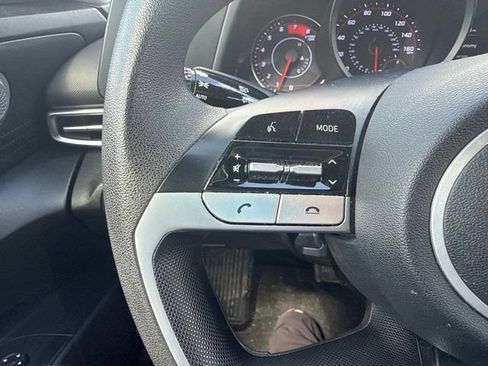 Used 2022 Hyundai Elantra SEL FWD image 15