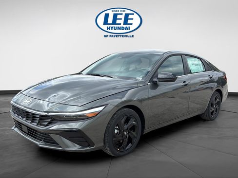 New 2026 Hyundai Elantra SEL Sport FWD image 7