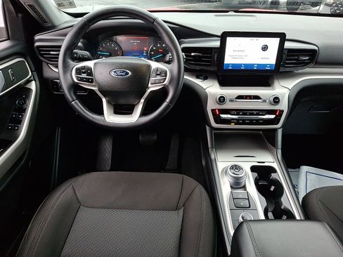 Certified 2023 Ford Explorer XLT image 12