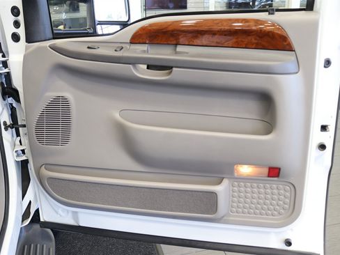 Used 2001 Ford F350 Lariat image 65