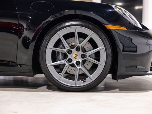 Used 2025 Porsche 911 Carrera RWD image 22