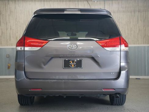 Used 2011 Toyota Sienna LE FWD image 9