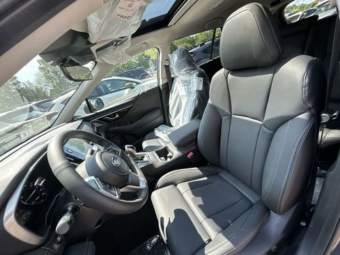 Used 2025 Subaru Outback Limited image 11