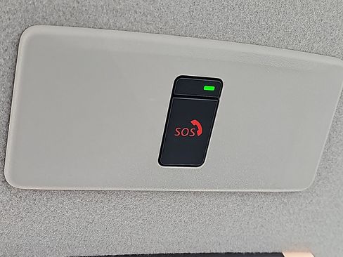 Used 2023 Nissan Kicks SR w/ SR Premium Package image 25