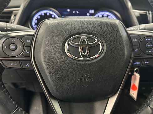 Used 2022 Toyota Camry SE image 10